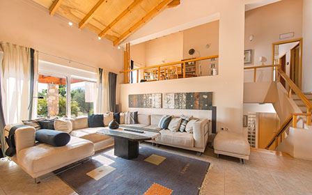 OLIVE VILLA KOLYMBIA